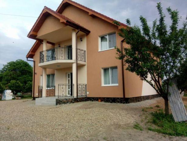 Vila Lorin Cristestii Ciceiului Luaran gambar